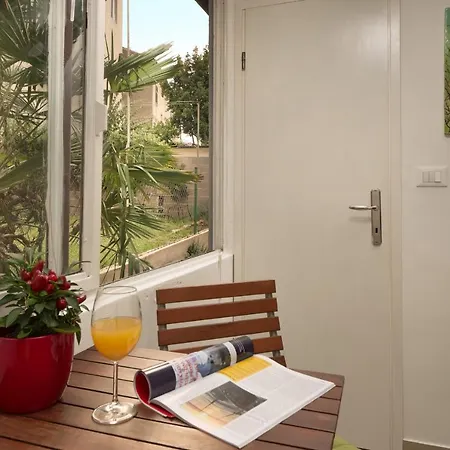 Amfiteatar 아파트