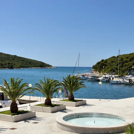 아파트 Amfiteatar