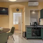 Amfiteatar Apartment *